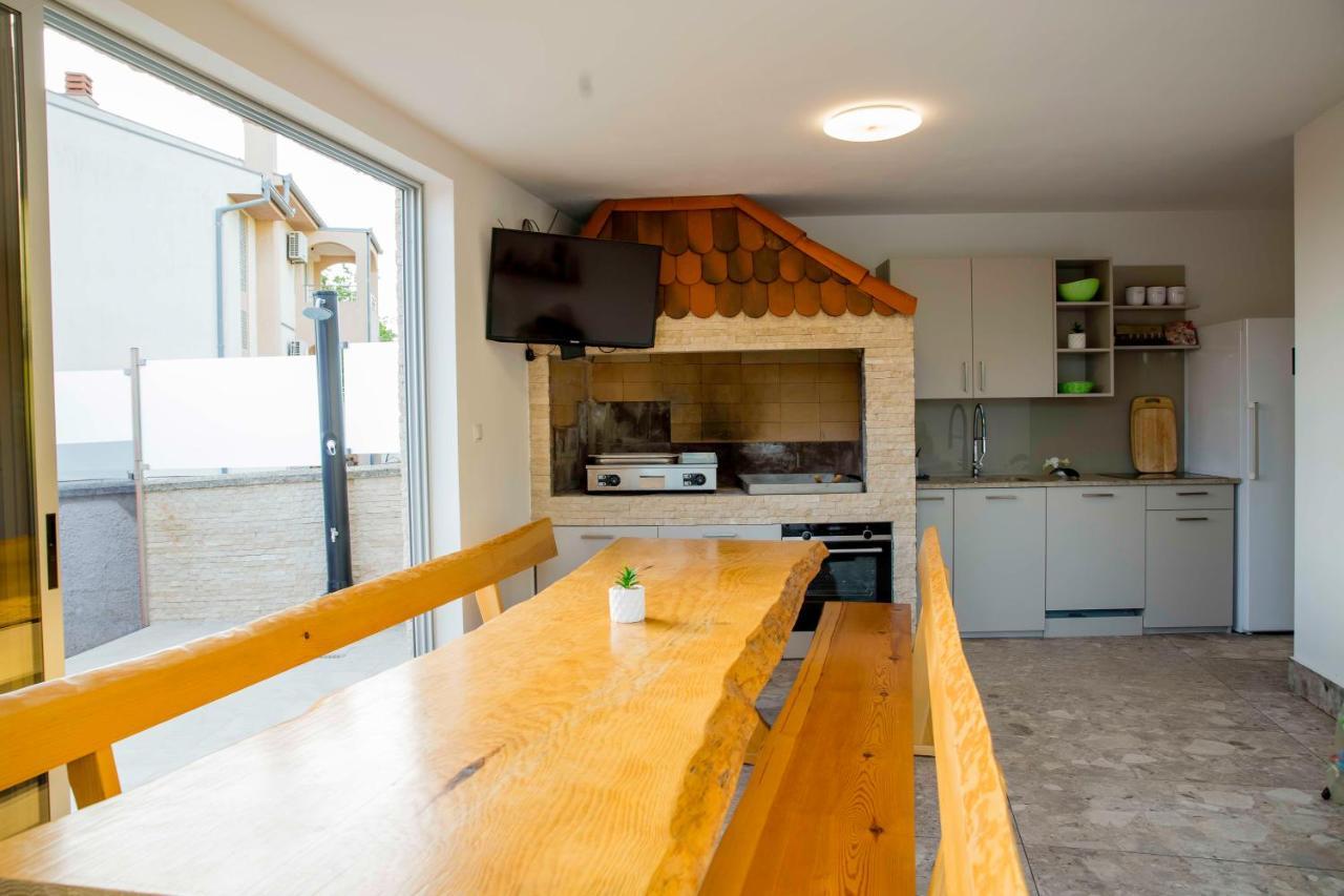 Apartment Mery Pula Zewnętrze zdjęcie